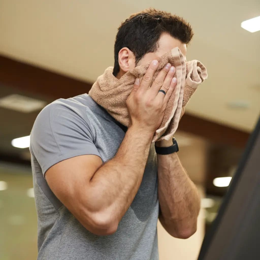 How to prevent our fingers from sweating