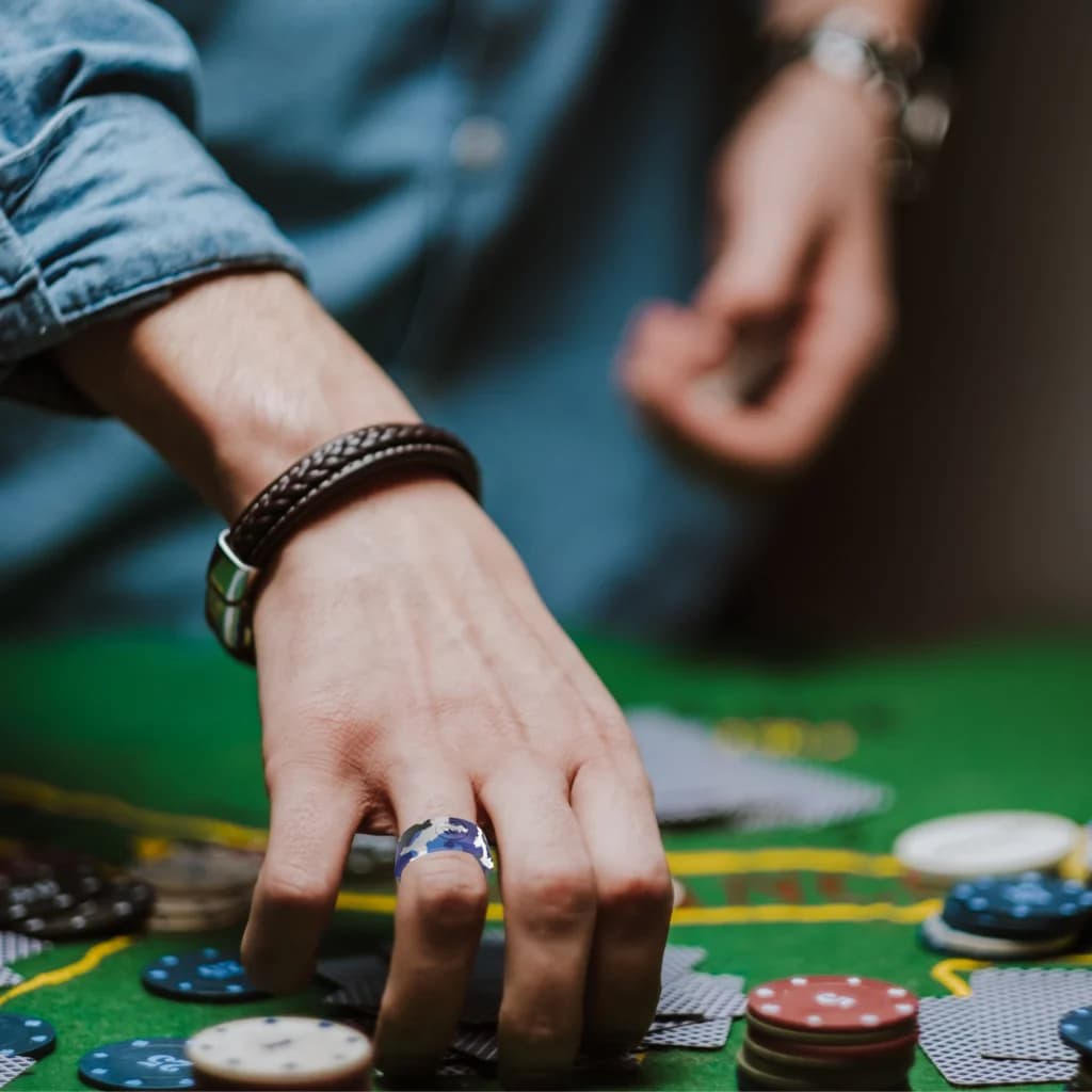 Why Silicone Rings Are Excellent for Croupiers to Wear
